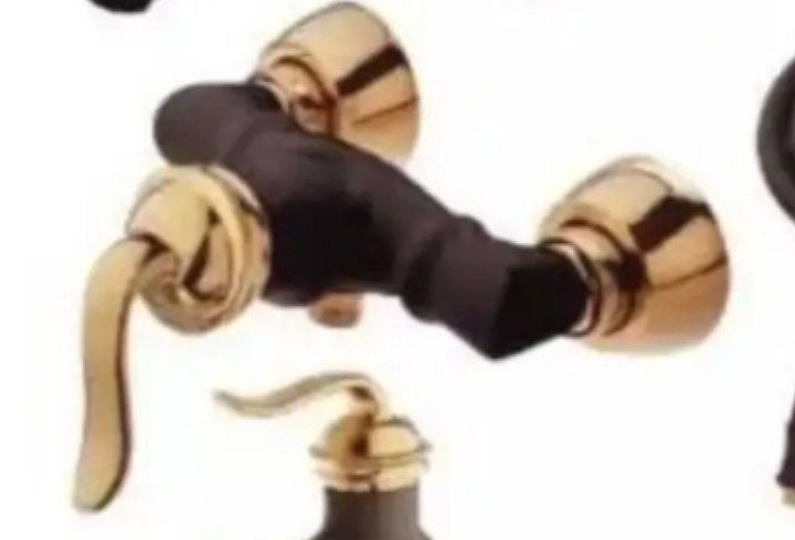 توالت مشکی طلا